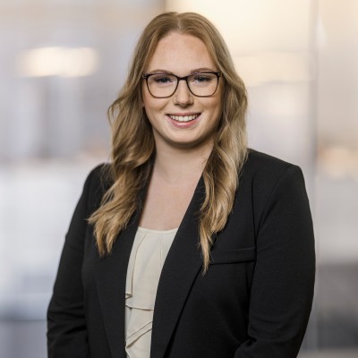 laura-becker laura-becker